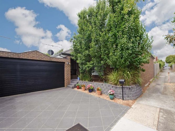 2 Papagee Lane Box Hill North 3129