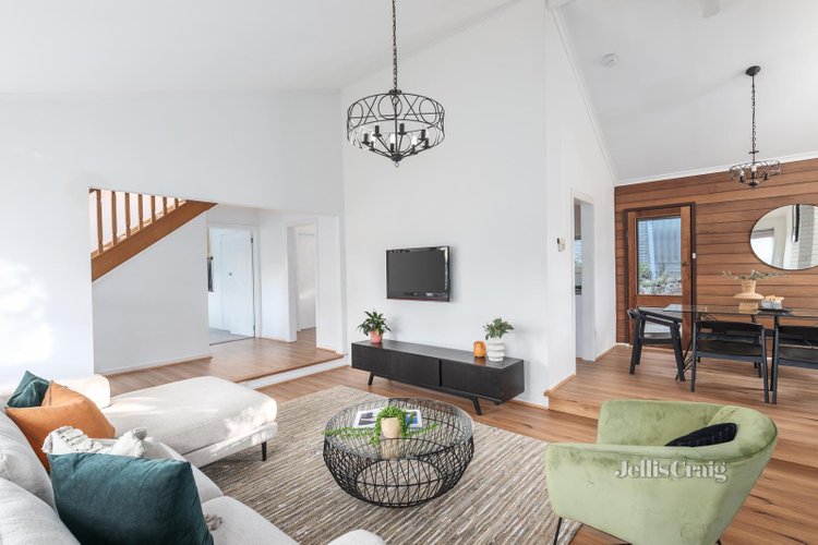 2 Pinnaroo Court Greensborough 3088