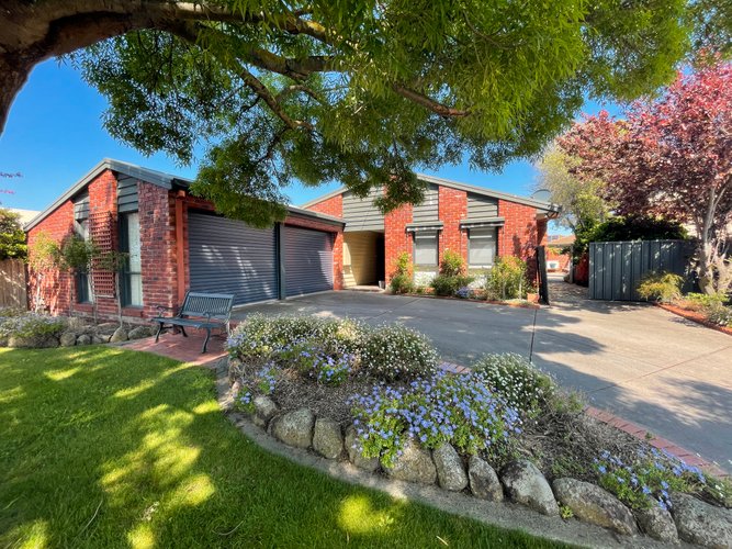 2 Raphael Court Grovedale 3216