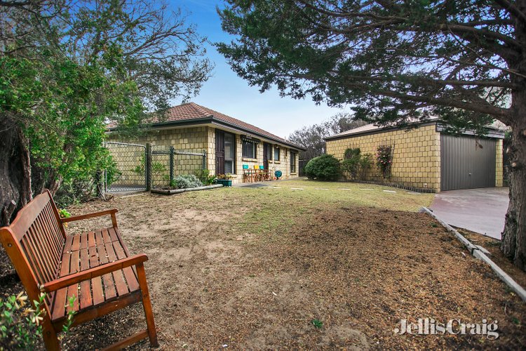2 Rebecca Court Sorrento 3943