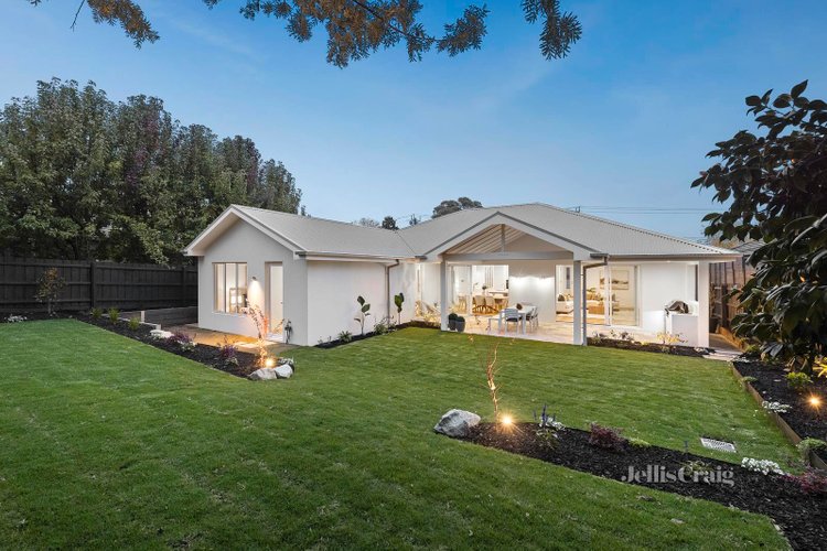 2 Rowan Street Croydon 3136