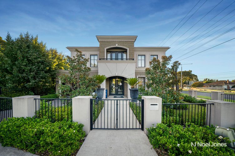 2 Sevenoaks Road Burwood East 3151