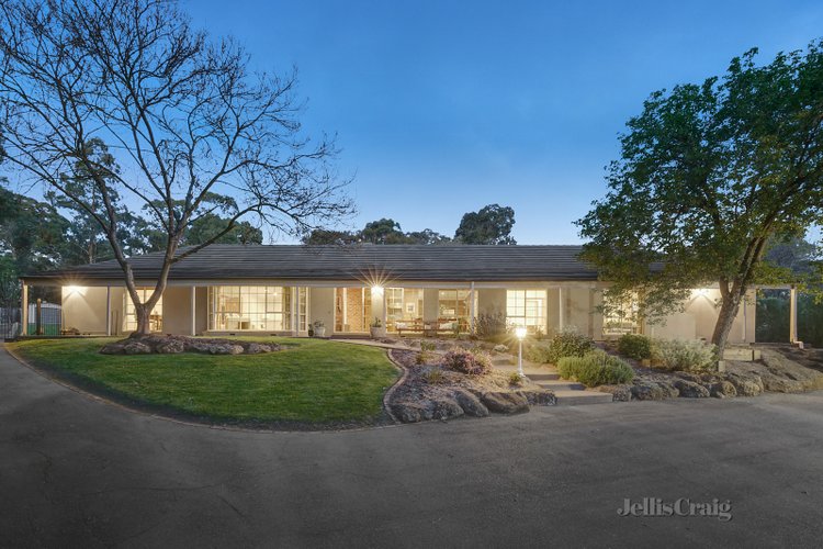 2 Swansfield Court Warrandyte 3113