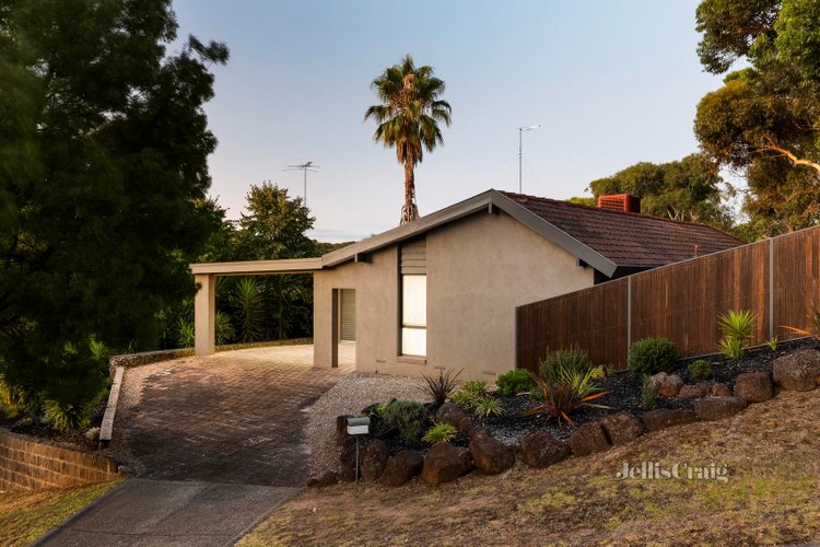 2 Tuta Court Greensborough 3088