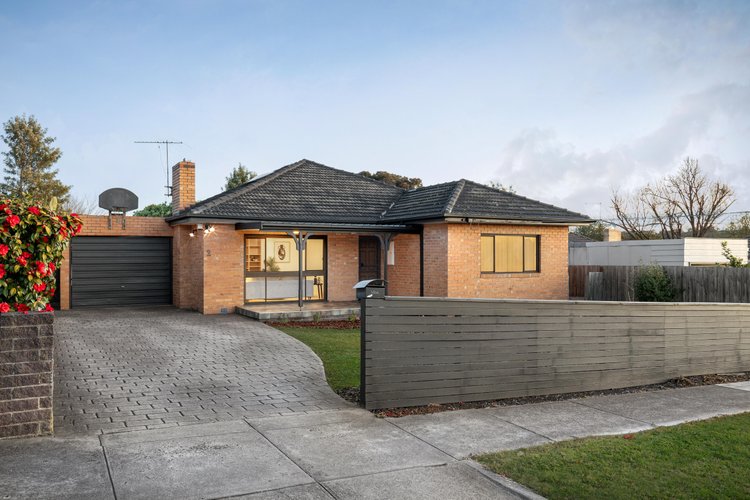 2 Valda Street Watsonia 3087