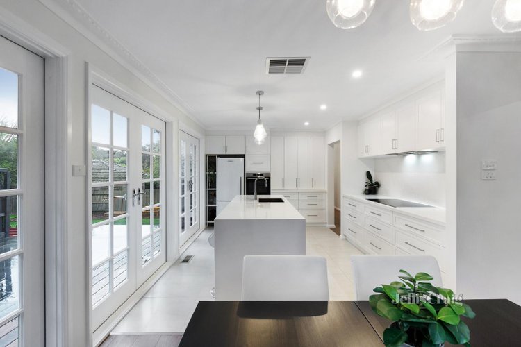 2 Wellington Avenue Blackburn 3130