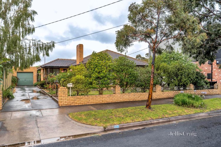 2 Winn Grove Fawkner 3060