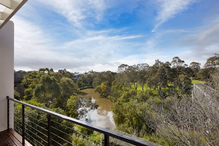 2 Yarra Bank Court Abbotsford 3067