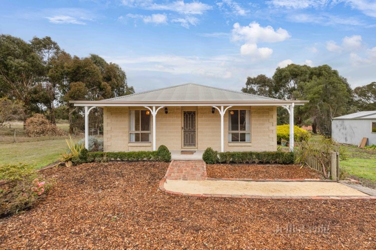 20 Elizabeth Street  Smythesdale 3351