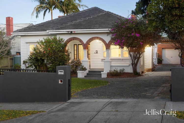 20 Wahroongaa Road Murrumbeena 3163
