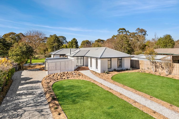 20 Waterfalls Road Mount Macedon 3441