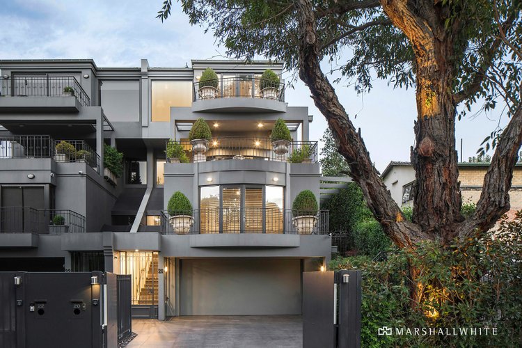 20 Winifred Crescent