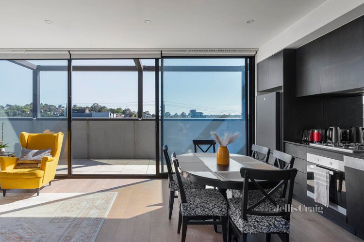 201 55 Yarra Street Heidelberg 3084