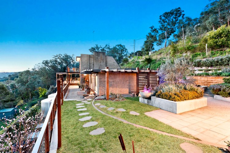202 Research-Warrandyte Road North Warrandyte 3113