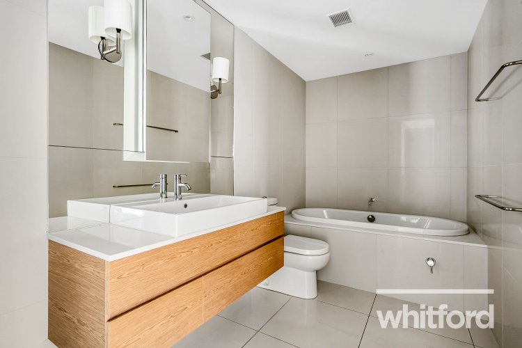 202/6-8 Eastern Beach Road, Geelong