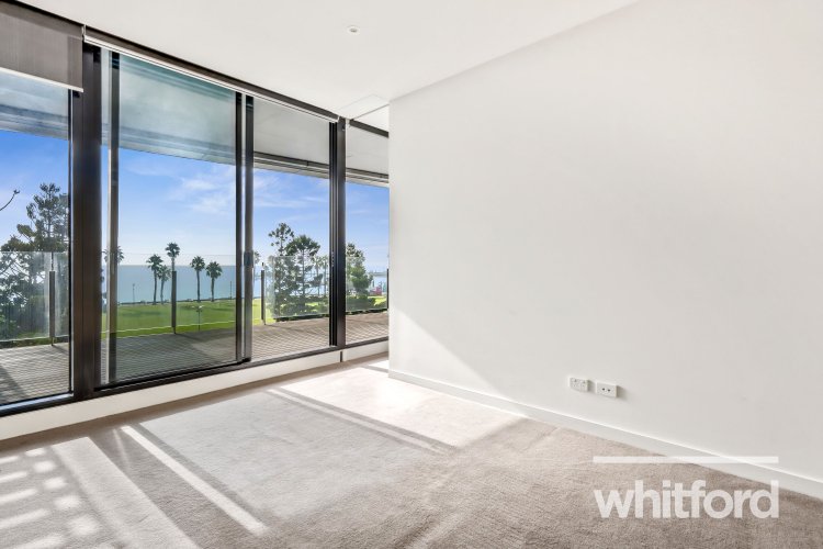 202/6-8 Eastern Beach Road, Geelong