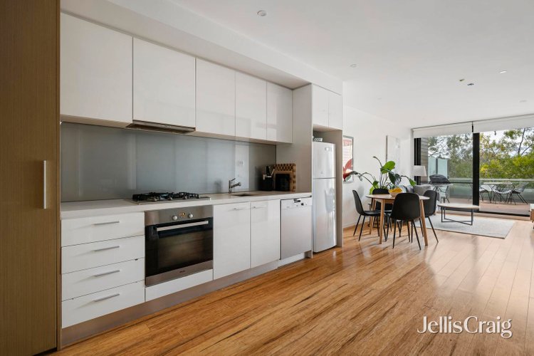 202R 88 Trenerry Crescent Abbotsford 3067