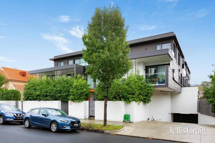 203 15 Manchester Grove Glen Huntly 3163