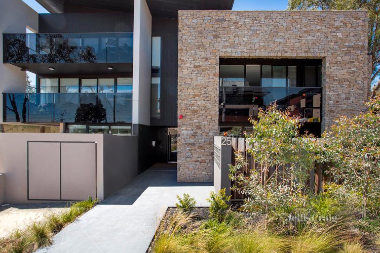 203 25 Pryor Street Eltham 3095
