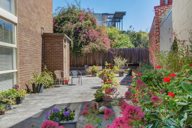 20 34 Neill Street Carlton 3053