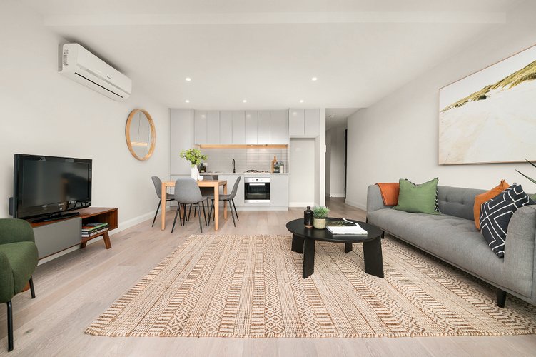 203/51 Ormond Esplanade Elwood 3184