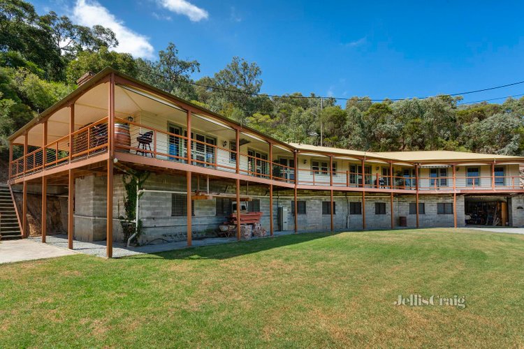 204 Research-Warrandyte Road North Warrandyte 3113