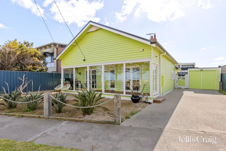 207 Esplanade  Altona 3018