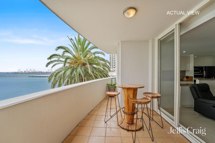 207 115 Beach Street Port Melbourne 3207
