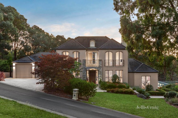 21 Amersham Drive Warrandyte 3113