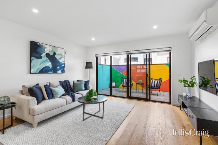 2 1 Banool Quadrant Doncaster East 3109