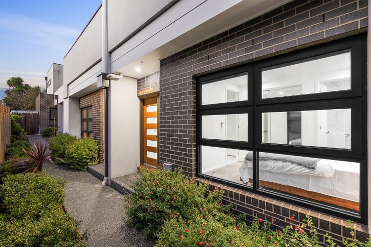 2/1 Banool Quadrant Doncaster East 3109