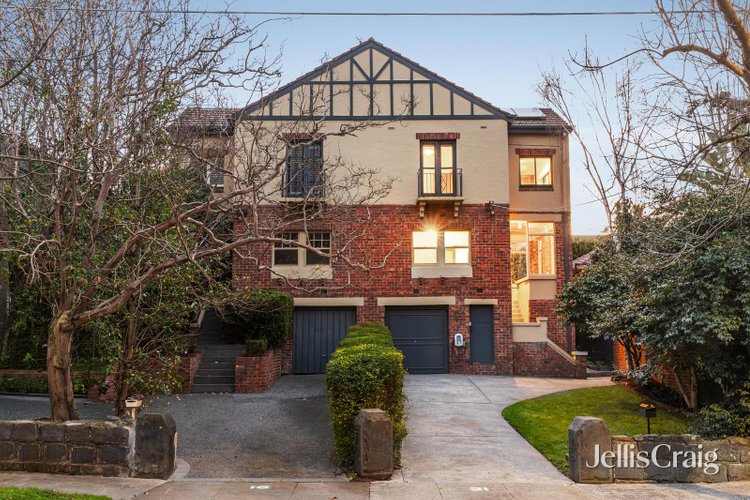 21 Canberra Road Toorak 3142