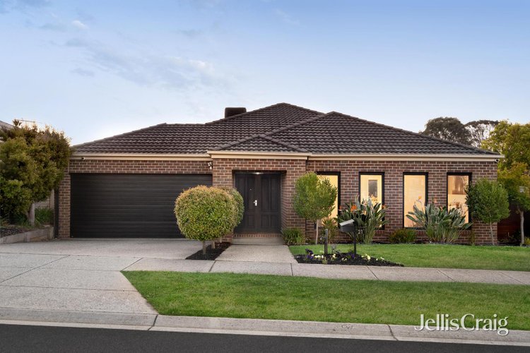 21 Clarendon Views Doreen 3754