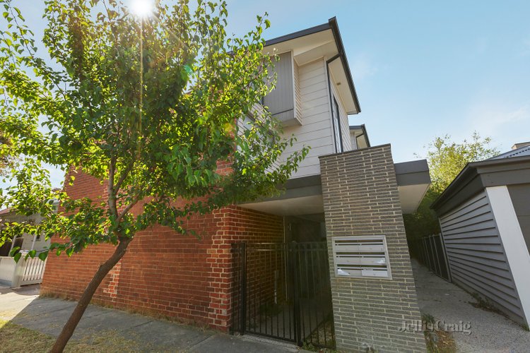 2/1 Collier Crescent Brunswick 3056