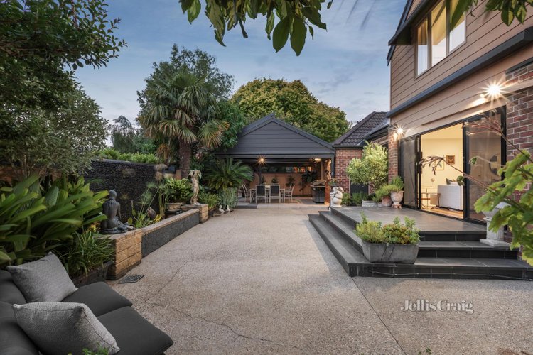 2 1 Donald Street Ashburton 3147