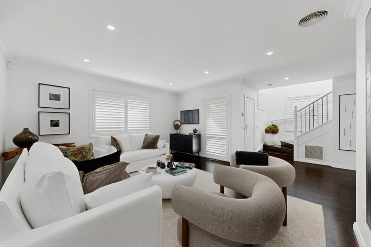2/1 Garden Road Bentleigh East 3165