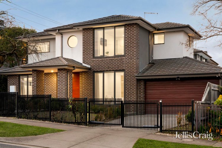 21 Hampshire Road Glen Waverley 3150