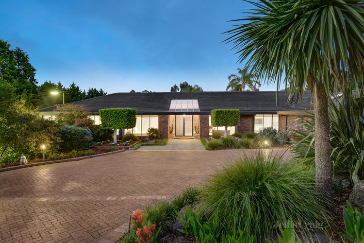 21 Illawong Drive Donvale 3111