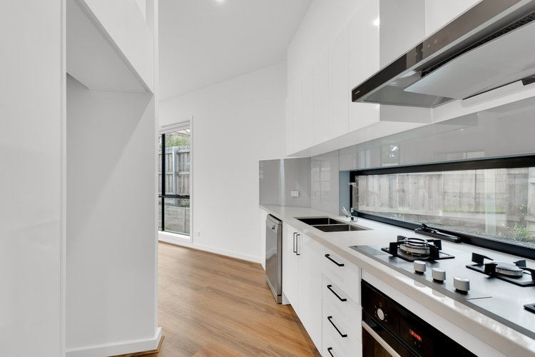 2/1 Kennedy Street Glen Waverley 3150