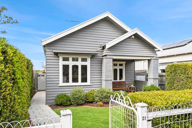 21 Loch Street East Geelong 3219
