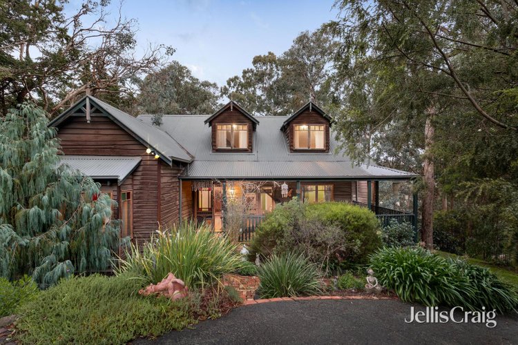 21 Lynnbrae Avenue Hurstbridge 3099