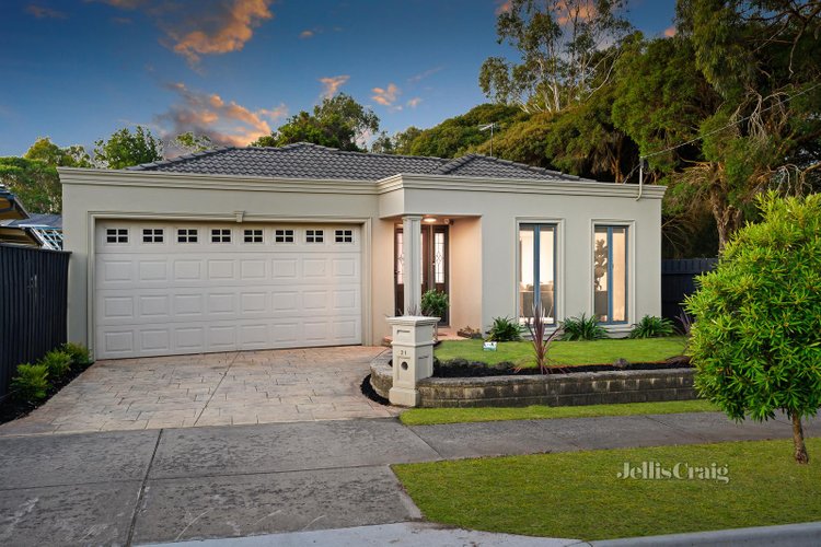 21 Manuka Drive Ferntree Gully 3156