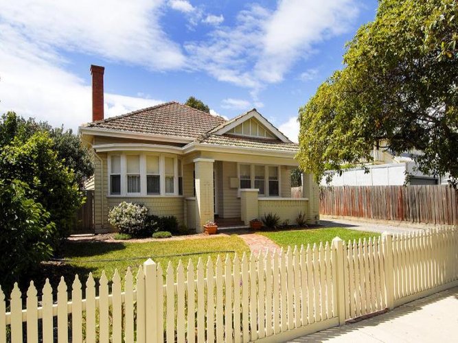 21 Meakin Street East Geelong 3219