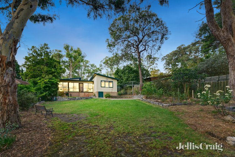 21 Pine Crescent Ringwood North 3134