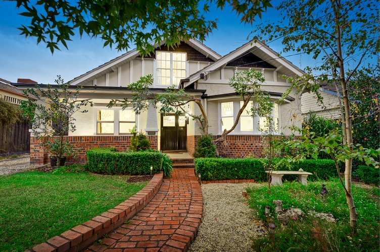 21 Rostrevor Parade Mont Albert North 3129