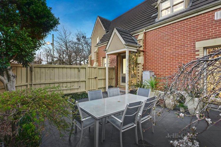 21 St Georges Avenue Mont Albert 3127