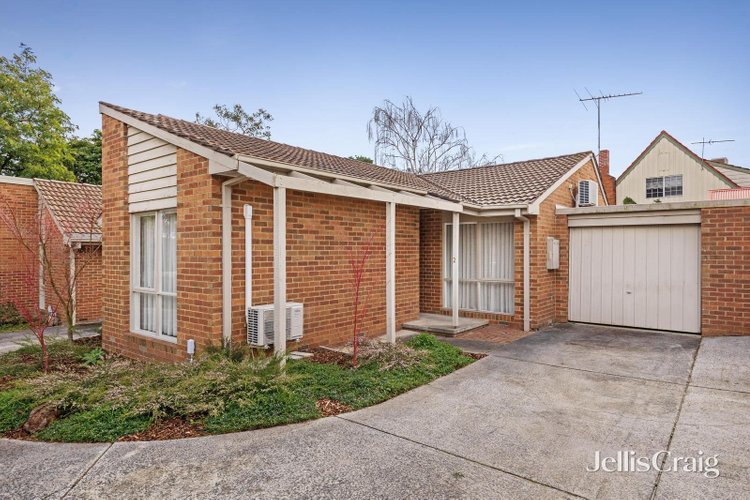 2/1 Sunset Drive  Heathmont 3135