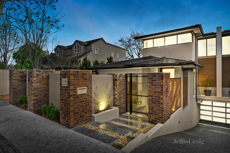 2/10 Albion Road Glen Iris 3146
