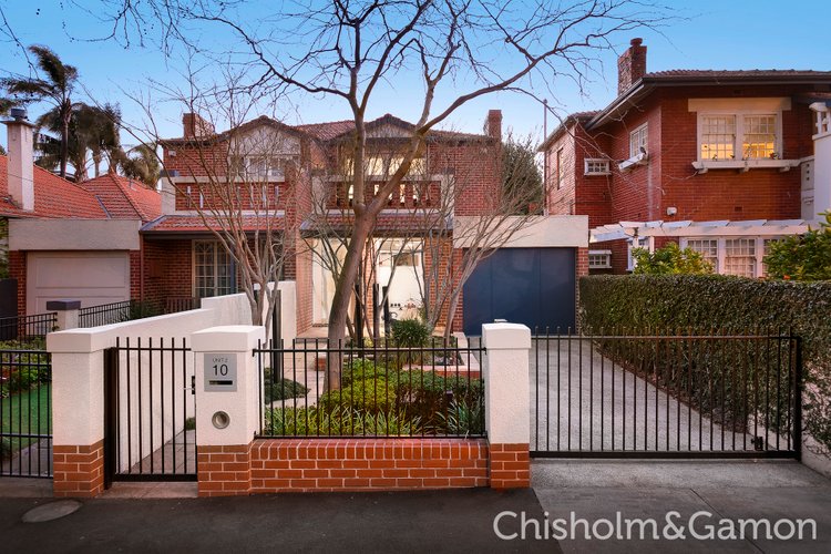 2 10 Broadway  Elwood 3184