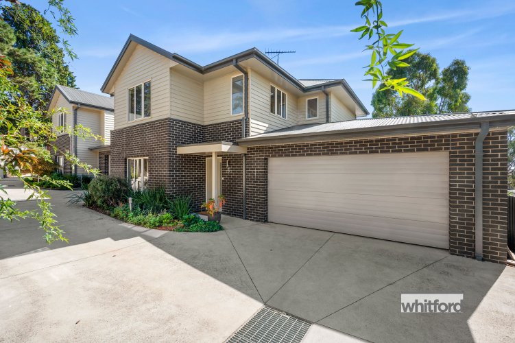 2/10 Carramar Court, Highton